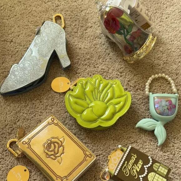 👑NEW👑 Belle Coin Purse Disney Princess Bath & Body Works - Picture 5 of 6